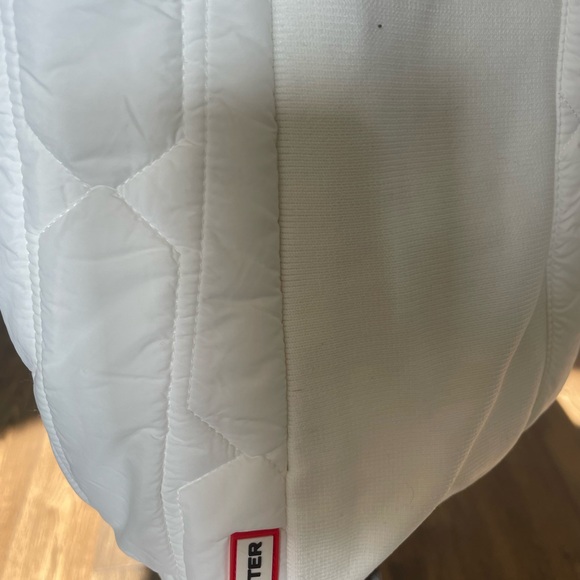 Hunter Quilted White Vest size Medium EUC - Picture 6 of 10